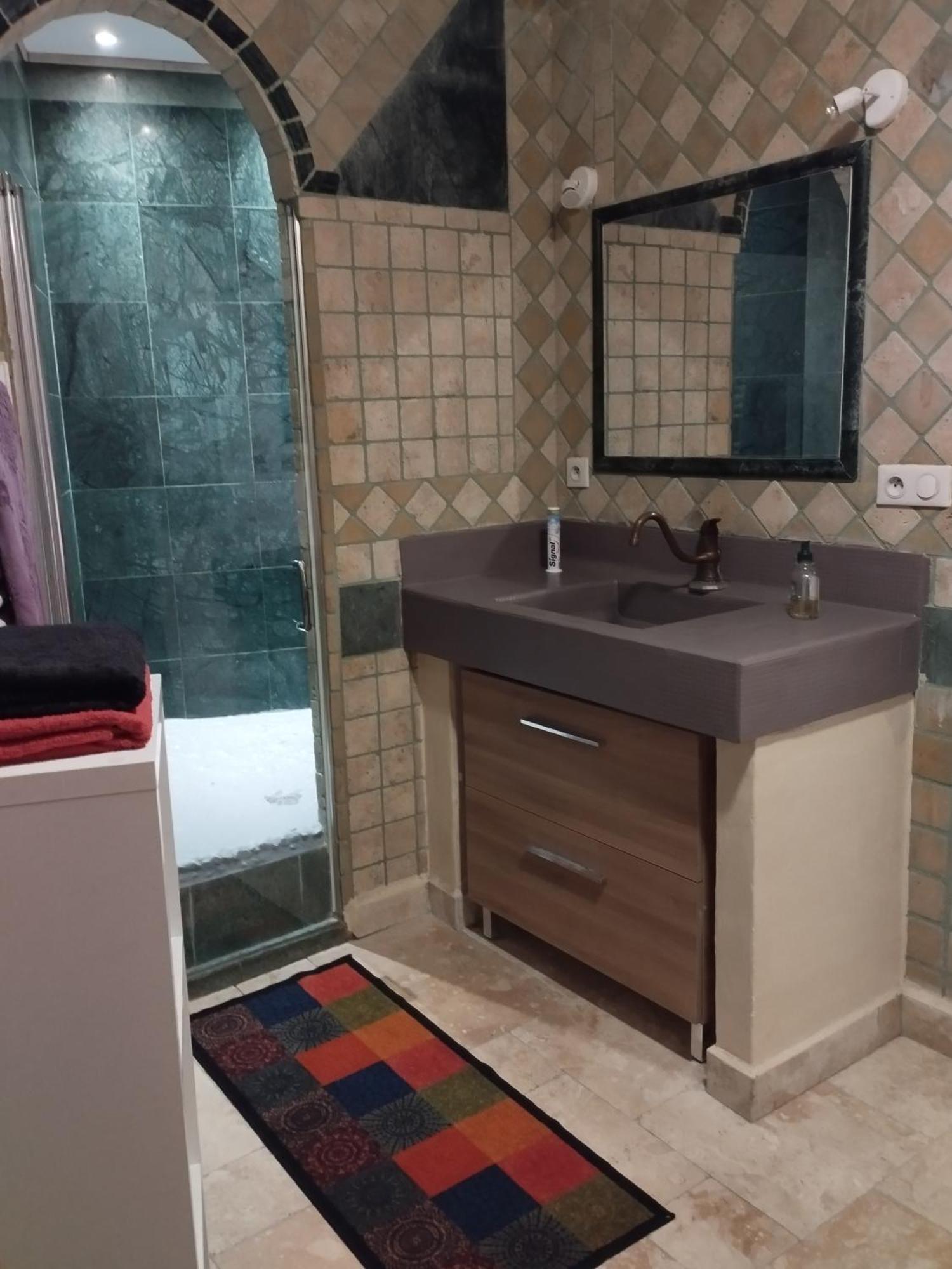 Tres Bel Appartement Cosy Et Chaleureux A Nîmes Extérieur photo