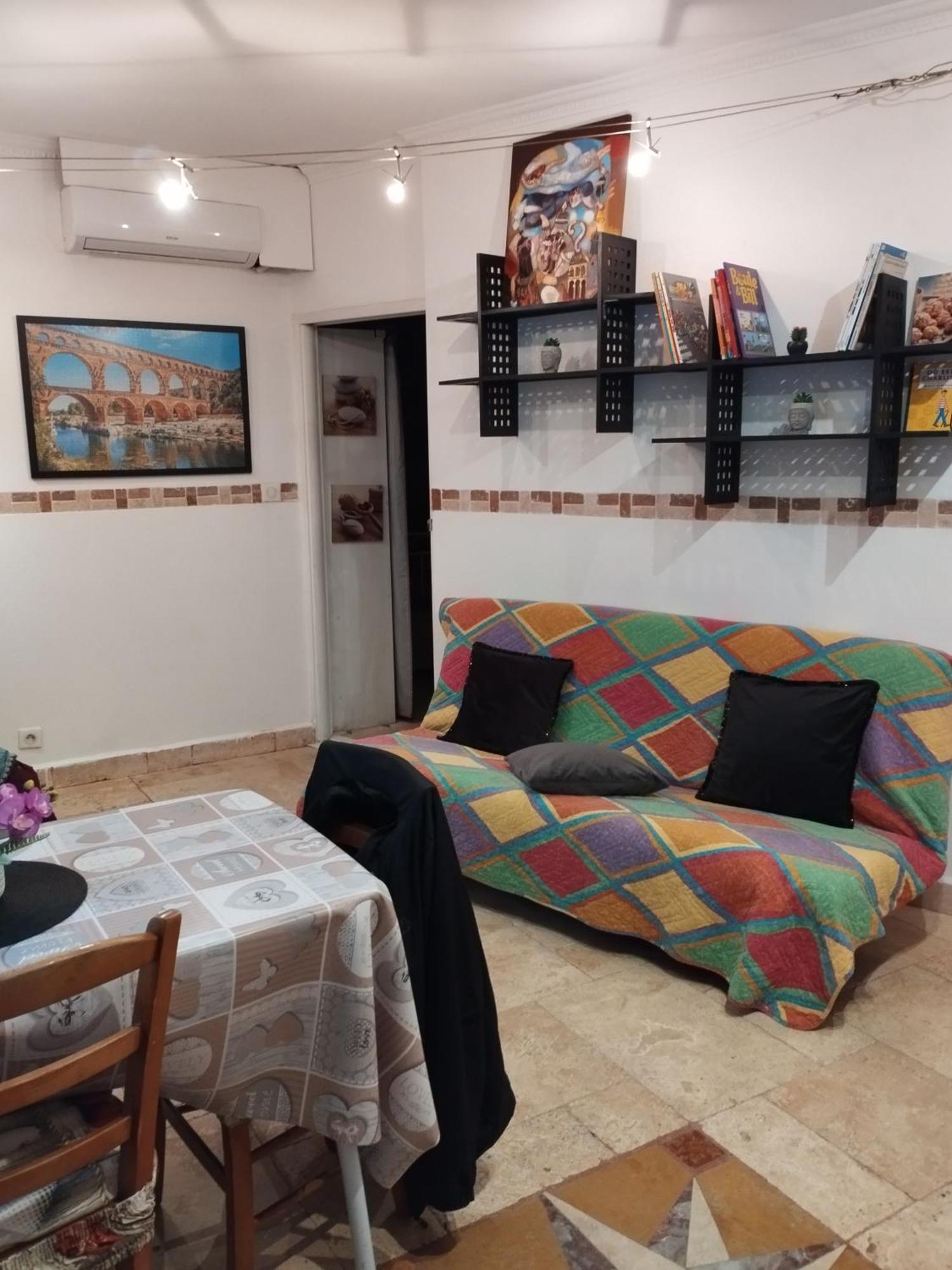 Tres Bel Appartement Cosy Et Chaleureux A Nîmes Extérieur photo