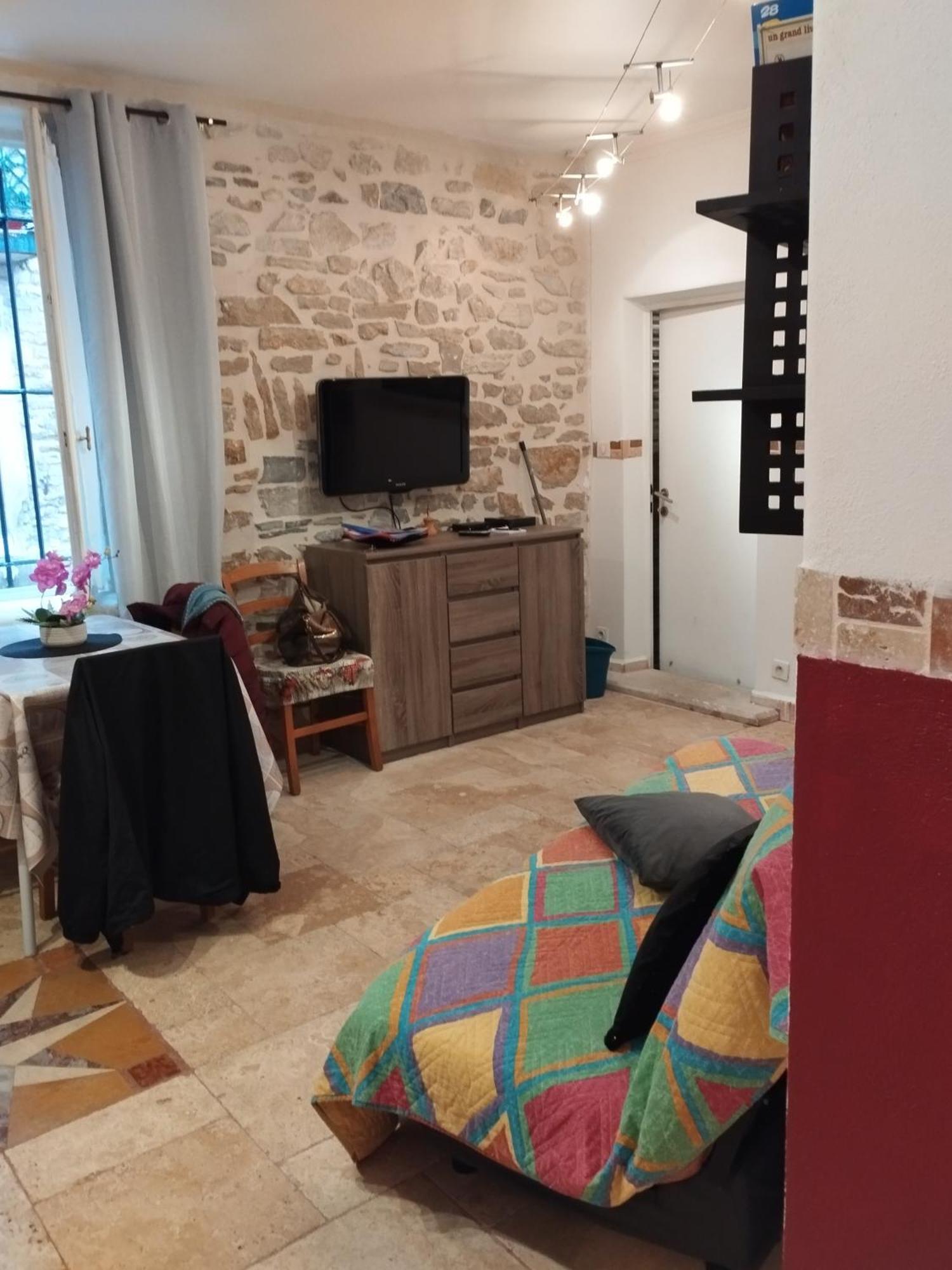 Tres Bel Appartement Cosy Et Chaleureux A Nîmes Extérieur photo