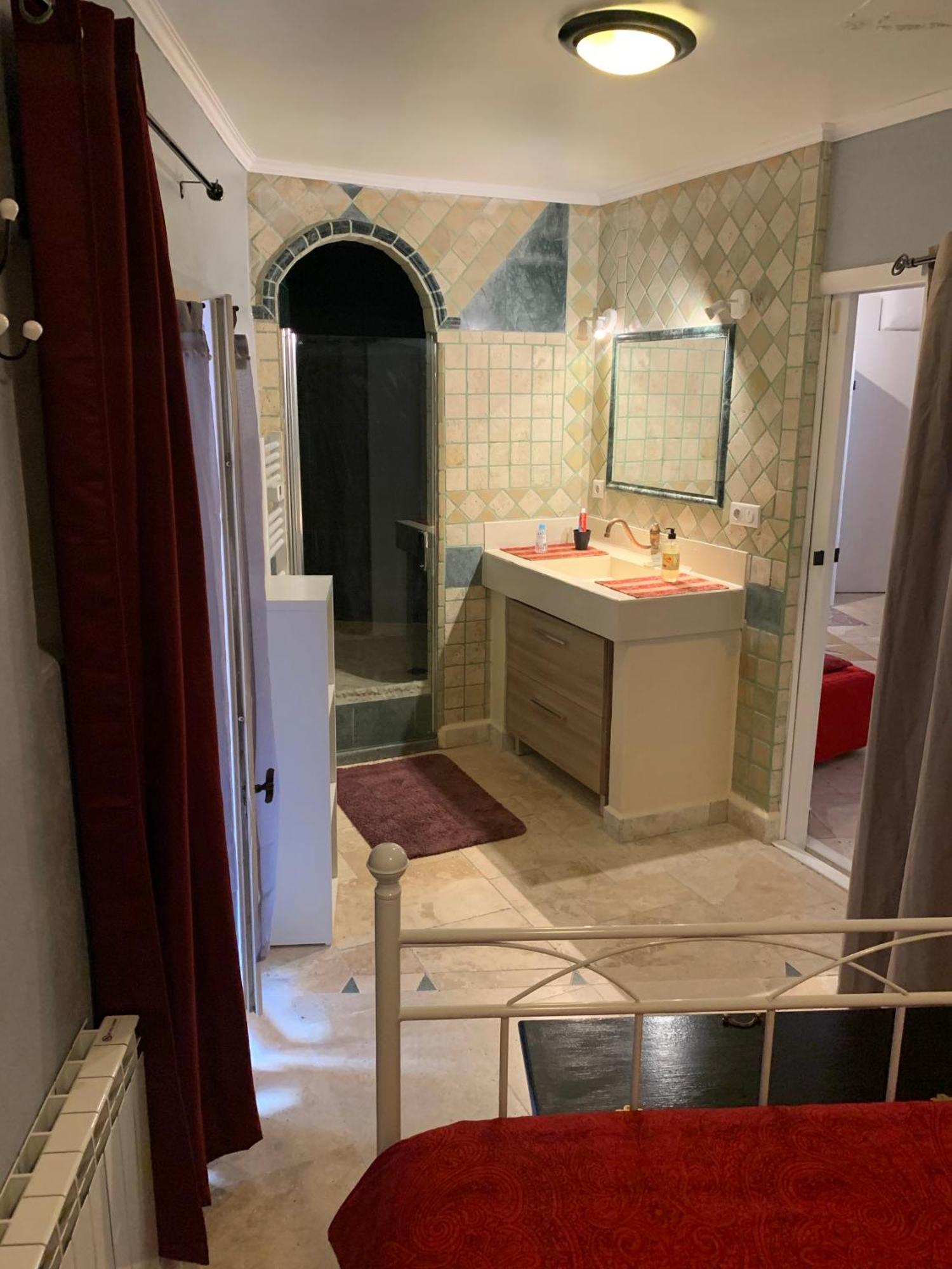 Tres Bel Appartement Cosy Et Chaleureux A Nîmes Extérieur photo