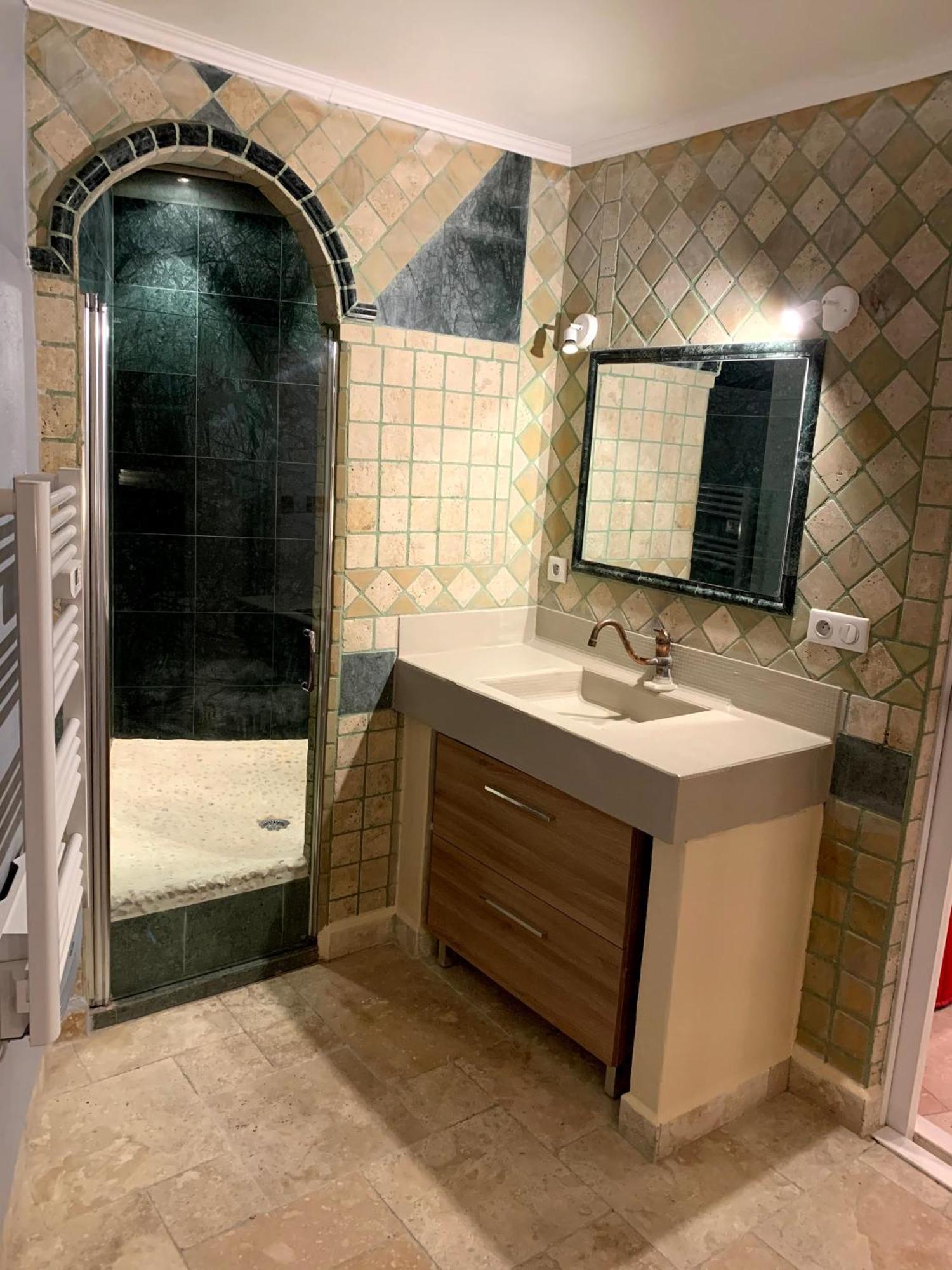 Tres Bel Appartement Cosy Et Chaleureux A Nîmes Extérieur photo